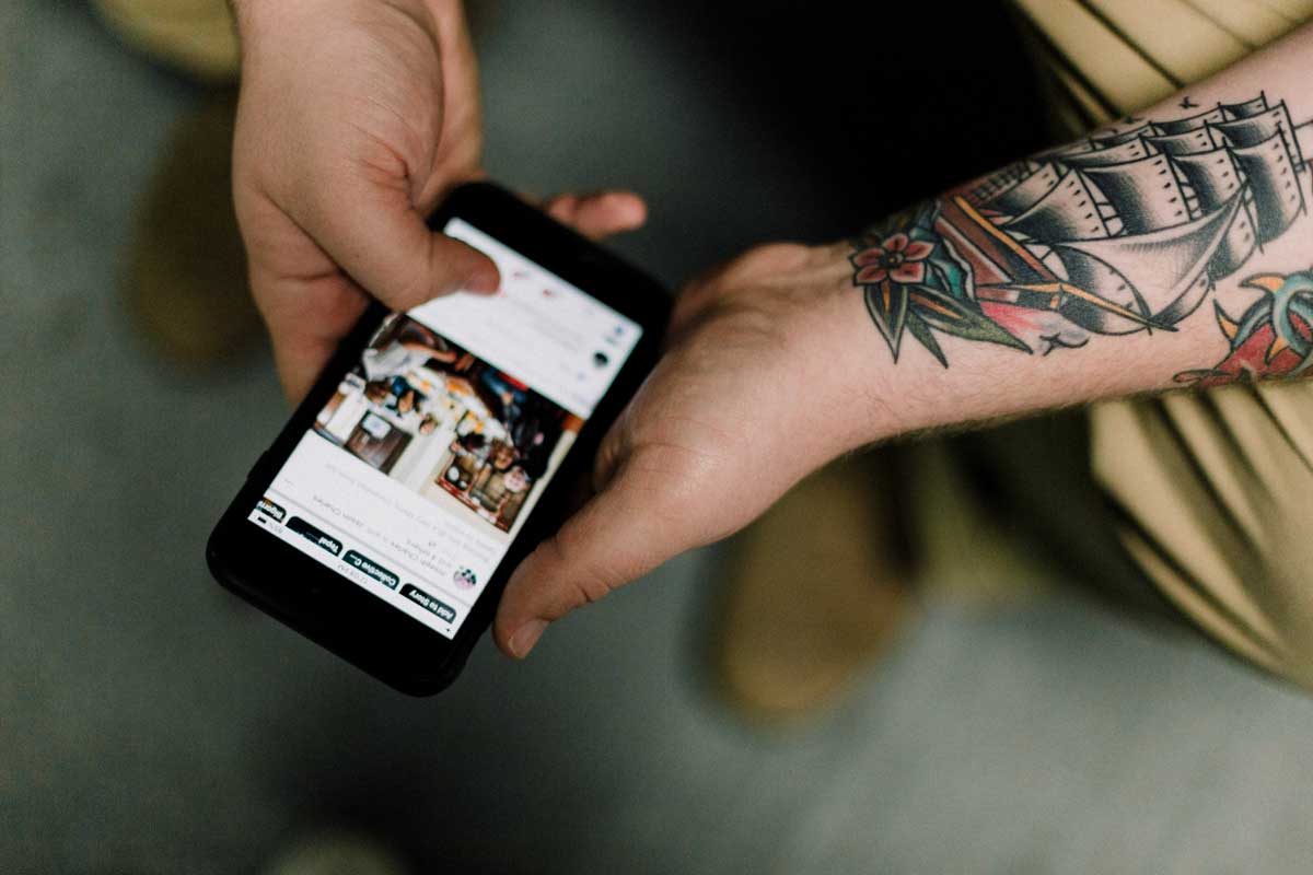 Read more about the article Finding friends on web: Good or Bad?