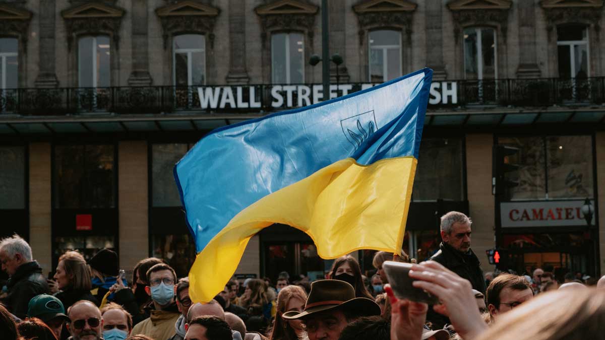 Read more about the article Elon Musk says SpaceX will keep funding Ukraine government for free