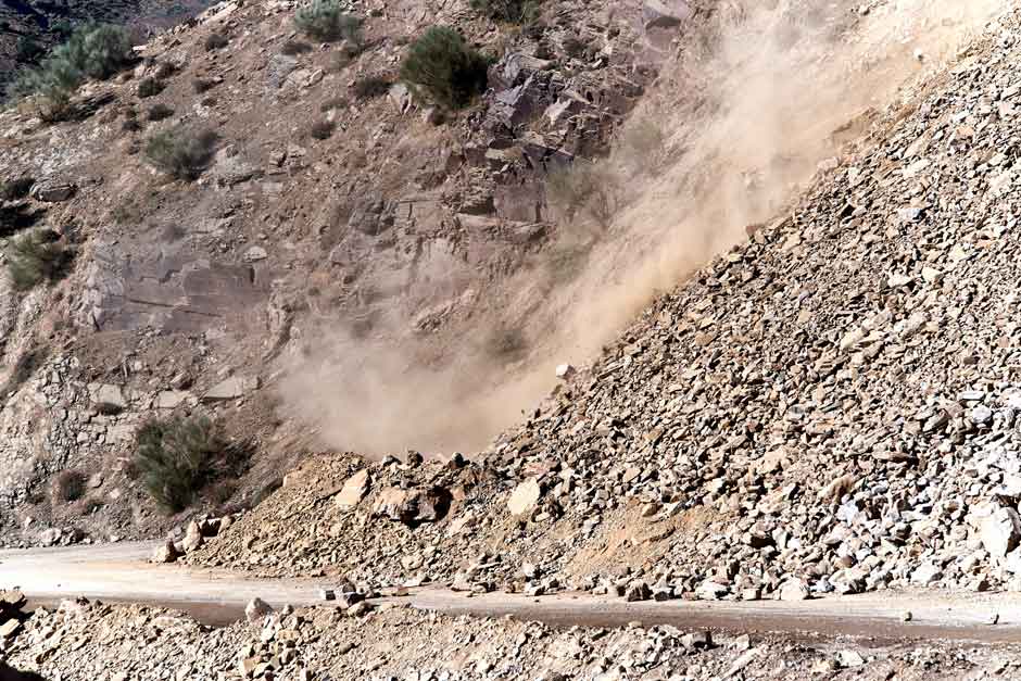 Read more about the article Alaska landslide damages 3 homes, ‘squishes’ pickup