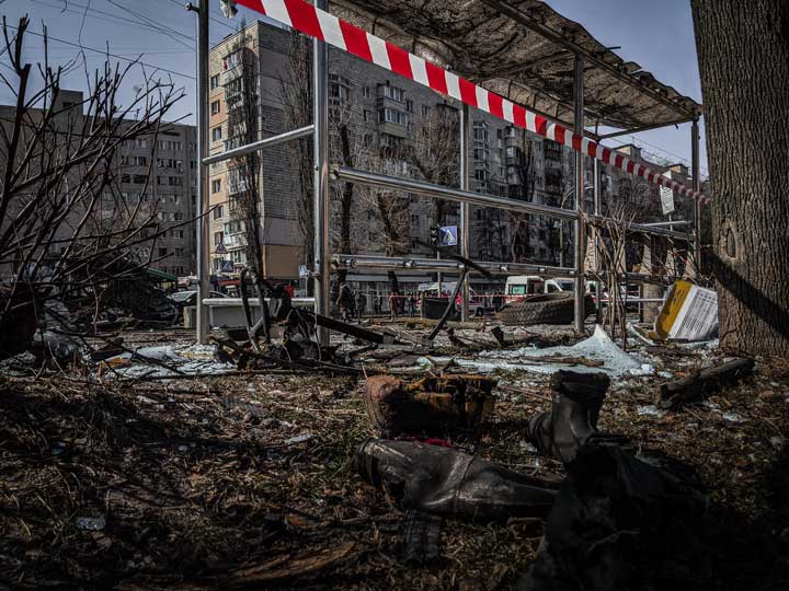 Read more about the article Missile strikes on Ukrainian cities as call-up causes chaos in Russia