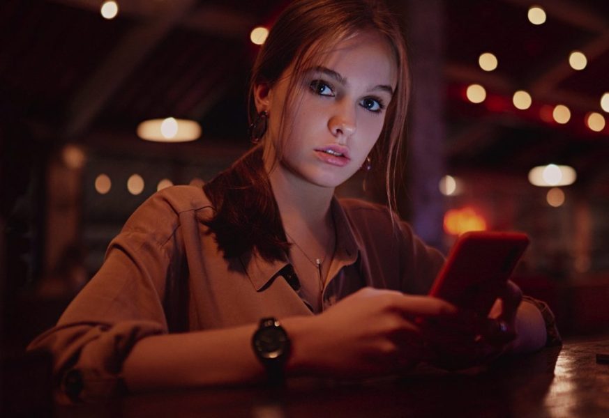 Read more about the article How a woman’s side glance took the internet by storm